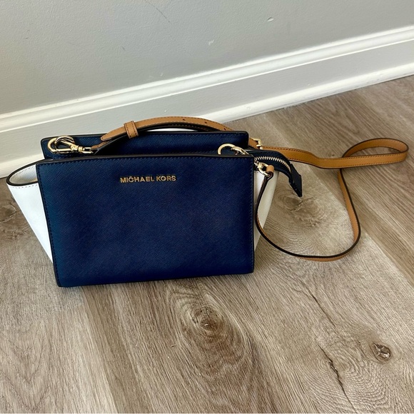 Kors Selma How To Tell A Fake Mk Bag Michael Kors Selma Handbags Sale